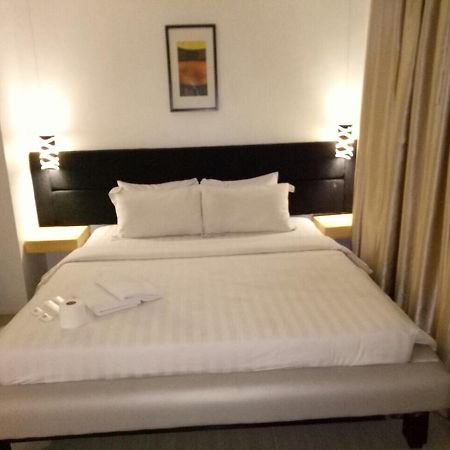 Dragonlink Suites @ Bel-Air Soho Макати Экстерьер фото